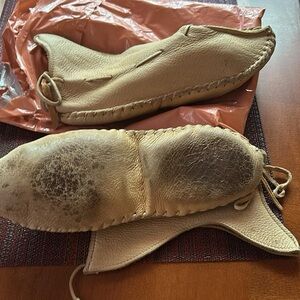 Vintage Authentic American Indian Brock Mocassin. Handmade COW HIDE LEATHER
